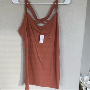 Women’s Maurices cross cross track NWT plus size